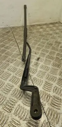 Skoda Fabia Mk1 (6Y) Front wiper blade arm 6Y1955409