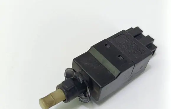 Mercedes-Benz E W211 Brake pedal sensor switch 0015454009