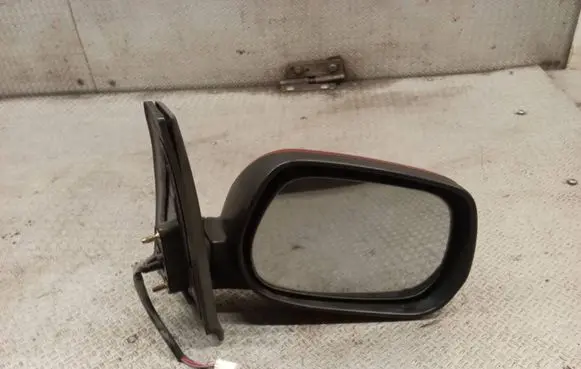 Toyota Corolla Verso E121 Front door electric wing mirror