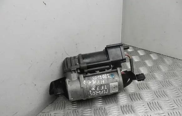Mercedes-Benz C AMG W205 Air suspension compressor/pump WABCO4430200191 VD19882