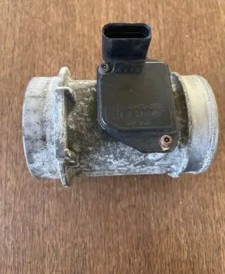 Audi A6 S6 C5 4B Mass air flow meter AFH7025C 32704