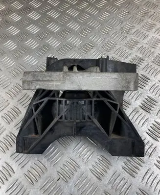 Peugeot 3008 II Engine mount bracket 9820297580