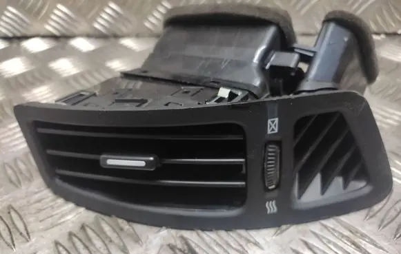 KIA Ceed Dash center air vent grill 974901H000
