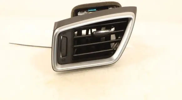 Nissan Qashqai Dashboard side air vent grill/cover trim 687614EA0A
