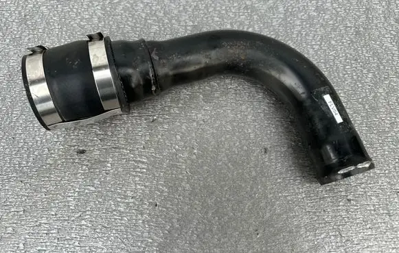 Nissan Patrol Y61 Intercooler hose/pipe 14469VC110