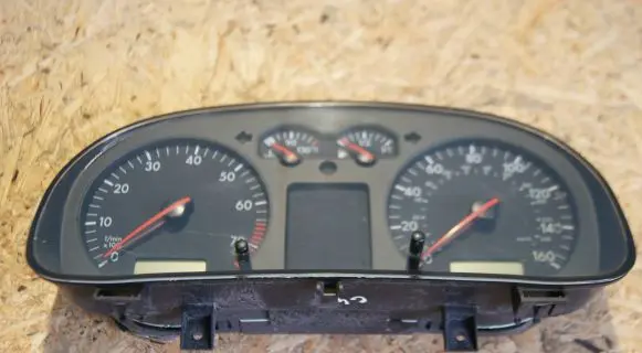 Volkswagen Golf IV Speedometer (instrument cluster) 1J0919931B 110008917016