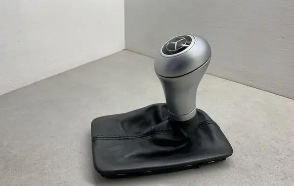 Mercedes-Benz C W204 Gear lever shifter trim leather/knob A2042672410 DBHDZ20191866940 24109E380