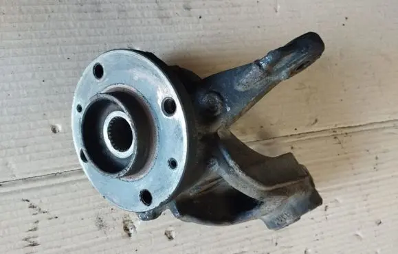 Peugeot 2008 I Front wheel hub spindle knuckle