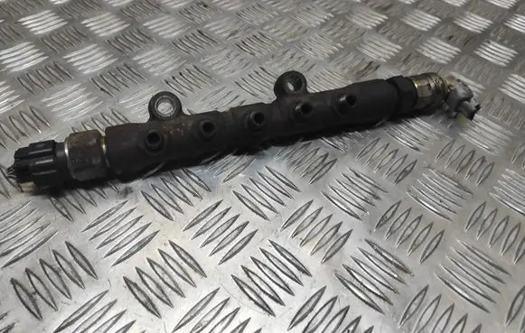 Toyota Avensis T250 Fuel main line pipe