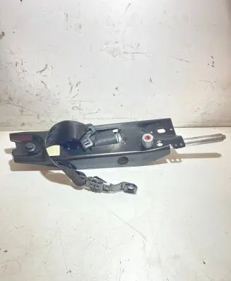 Volvo V70 Front seatbelt 39865061