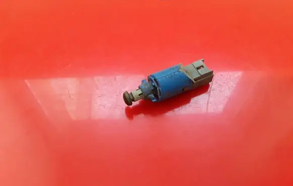 Renault Master III Brake pedal sensor switch 8200168239B 0235F