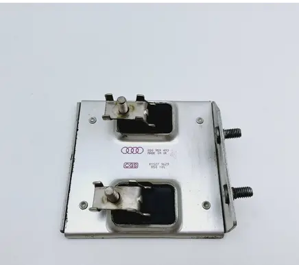 Audi A6 S6 C5 4B Coolant fan relay 8D0959493