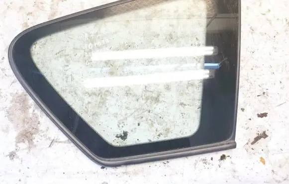 Toyota Avensis Verso Rear side window