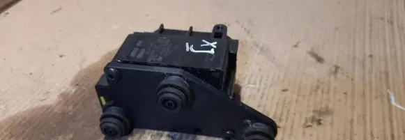 Jaguar XJ X351 Air suspension valve block AW933B486AB
