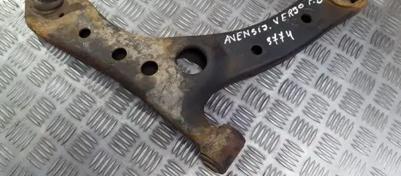 Toyota Avensis Verso Front lower control arm/wishbone