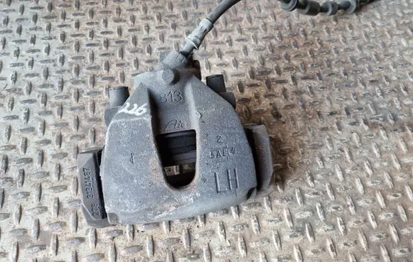 Volvo V40 Front brake caliper 31341487