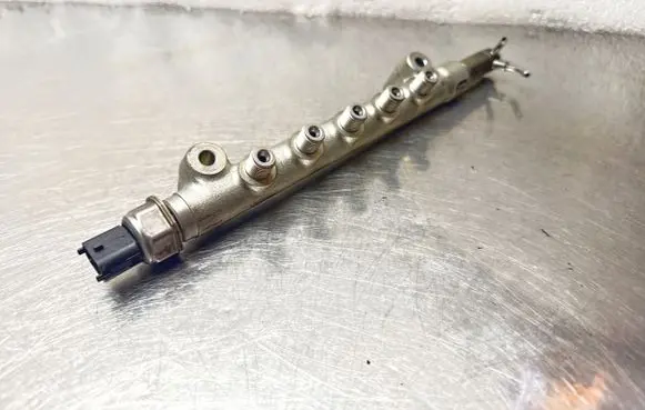 Opel Mokka Fuel main line pipe 55570022 00820022 04R00082
