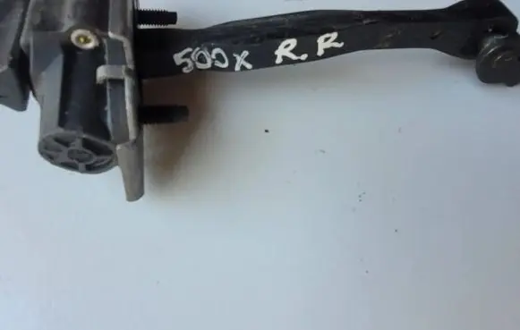 Fiat 500X Rear door check strap stopper