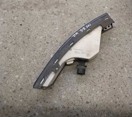 Front indicator light