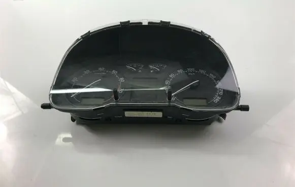 Skoda Octavia Mk1 (1U) Speedometer (instrument cluster) 1U0920811B P2389