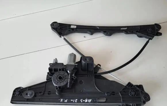 Citroen DS3 Front door window regulator motor 9828416780