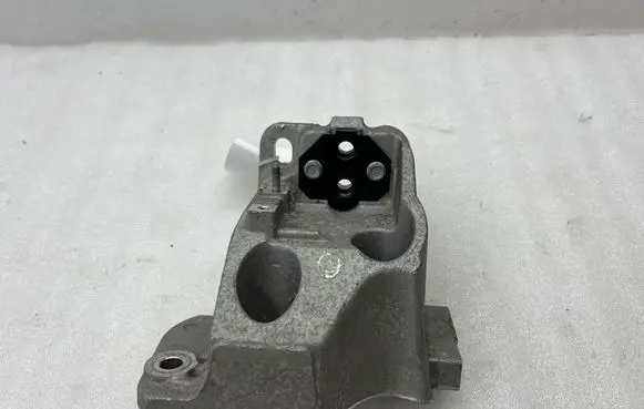 KIA Niro Engine mounting bracket