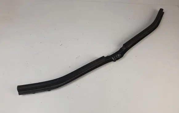 BMW 5 E60 E61 Engine compartment rubber 7063835