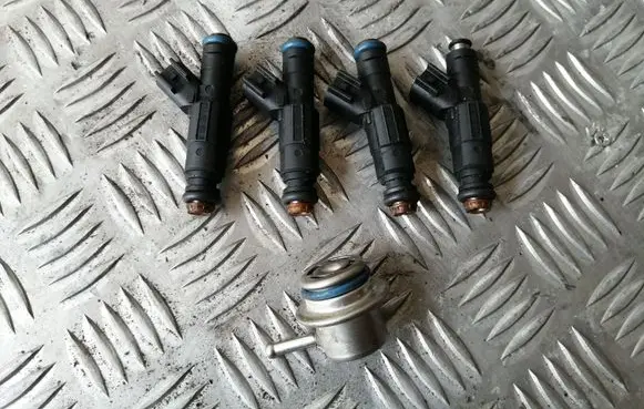 Fuel injectors set
