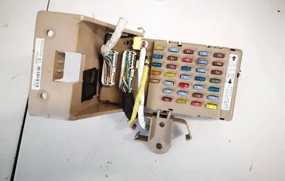 Subaru Impreza III Fuse box set lb100604b 82201ag02a
