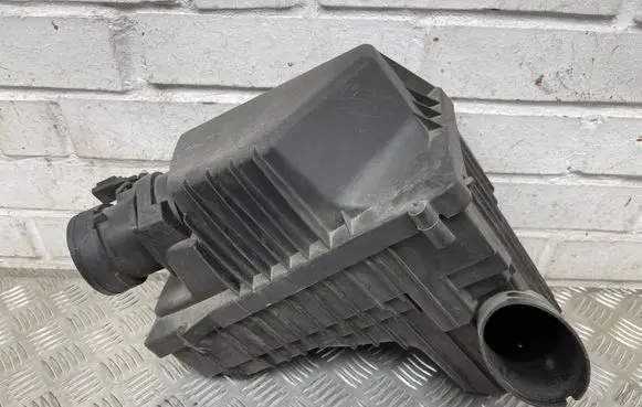 Peugeot 508 Air filter box 9644910780 9681917980