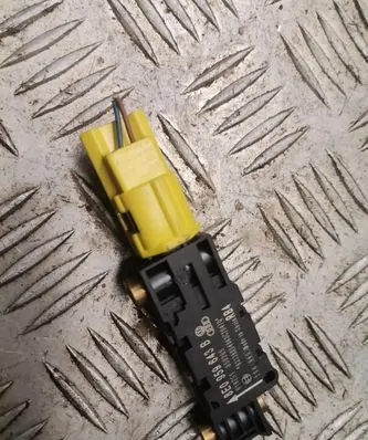 Audi A4 S4 B7 8E 8H Airbag deployment crash/impact sensor 8e0959643b
