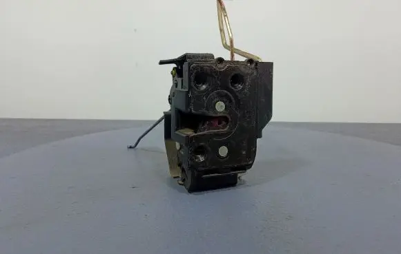 Hyundai Getz Front door lock
