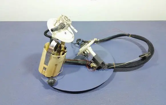 Volvo S60 In-tank fuel pump 8649681