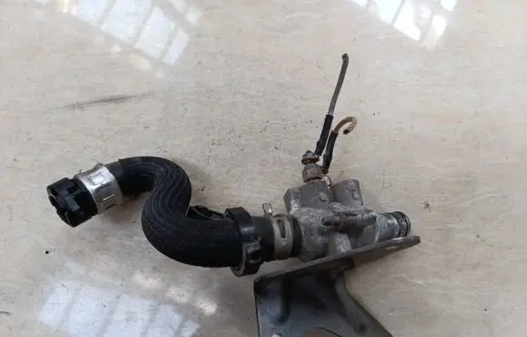 Peugeot 208 Engine coolant pipe/hose