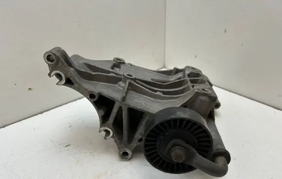 Volkswagen PASSAT B5 Generator/alternator bracket 037903143G