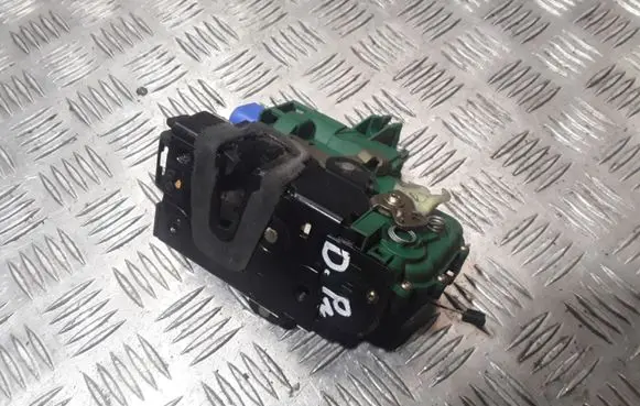 Volkswagen Polo Front door lock 3B1837016BQ