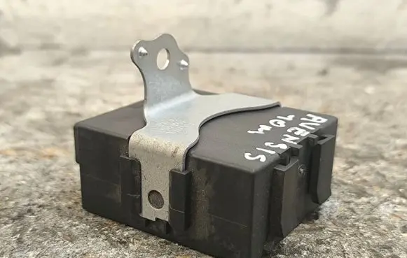 Toyota Avensis T270 Window wiper relay 8594005060