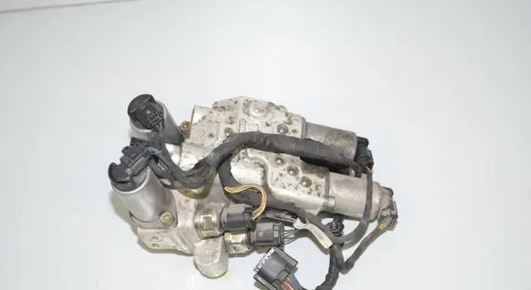 BMW 7 F01 F02 F03 F04 Active stabilizer control/valve assembly 6775258 37146775258 37144077782