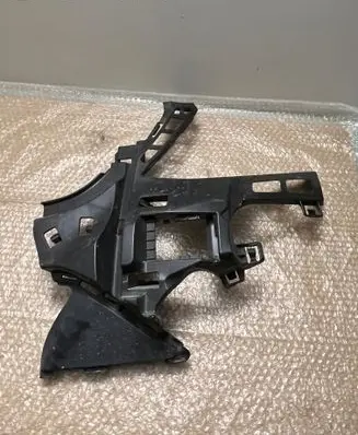 Mercedes-Benz S W222 Front bumper mounting bracket A2228850965 16895