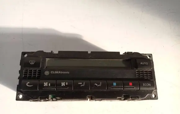 Volkswagen PASSAT B5 Climate control unit 3B1907044D