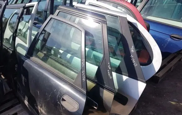 Ford Scorpio Rear door