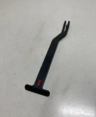 Volkswagen PASSAT B5.5 Engine bonnet (hood) release handle 3B0823593D