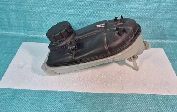 Mercedes-Benz B W246 W242 Coolant expansion tank/reservoir A2465000049