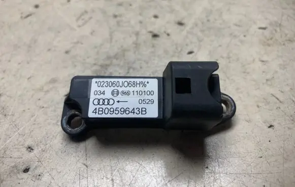 Audi A6 S6 C5 4B Airbag deployment crash/impact sensor 4B0959643B 110100 023060J068H9G