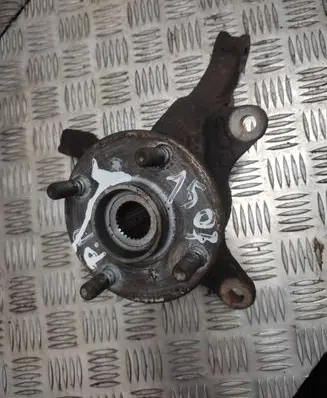 Toyota Yaris Front wheel hub