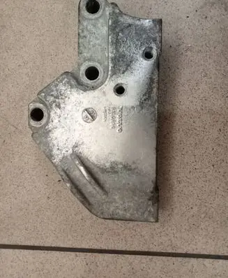Volvo S80 Engine mounting bracket 9180996