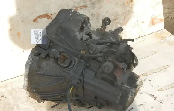 Nissan Almera Tino Manual 4 speed gearbox 
