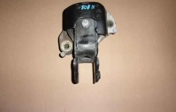 Peugeot 308 Engine mount bracket 9804890680