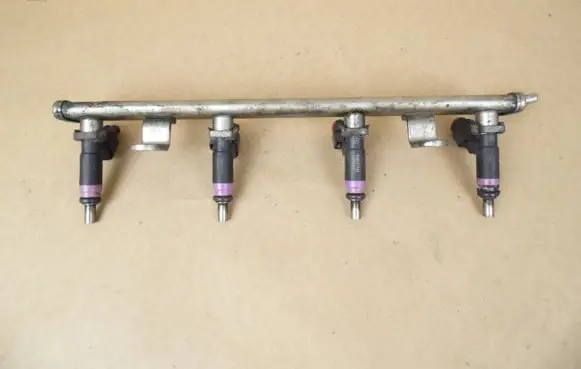 Dodge Caliber Fuel injector 04891779AA 6280W10633