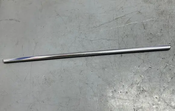 Opel Astra J Rear door glass trim molding 13260071